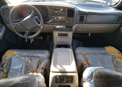 2001 Chevrolet Suburban K1500 z USA, uszkodzony, nr VIN 3GNFK16TX1G230273